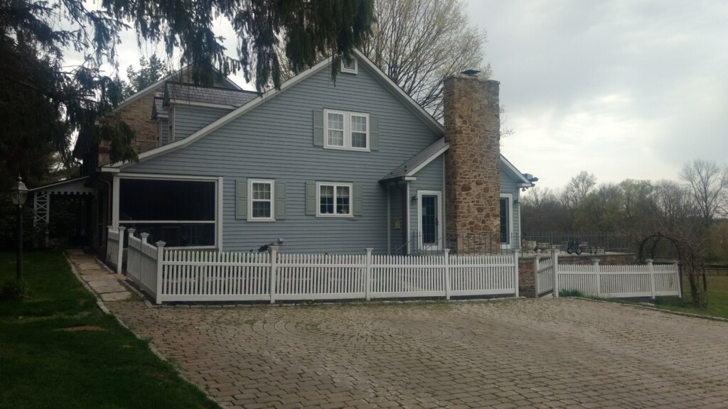 13.5 ACRE PARKESBURG HORSE FARM WITH ADJACENT 5.4 ACRE LOT Hess