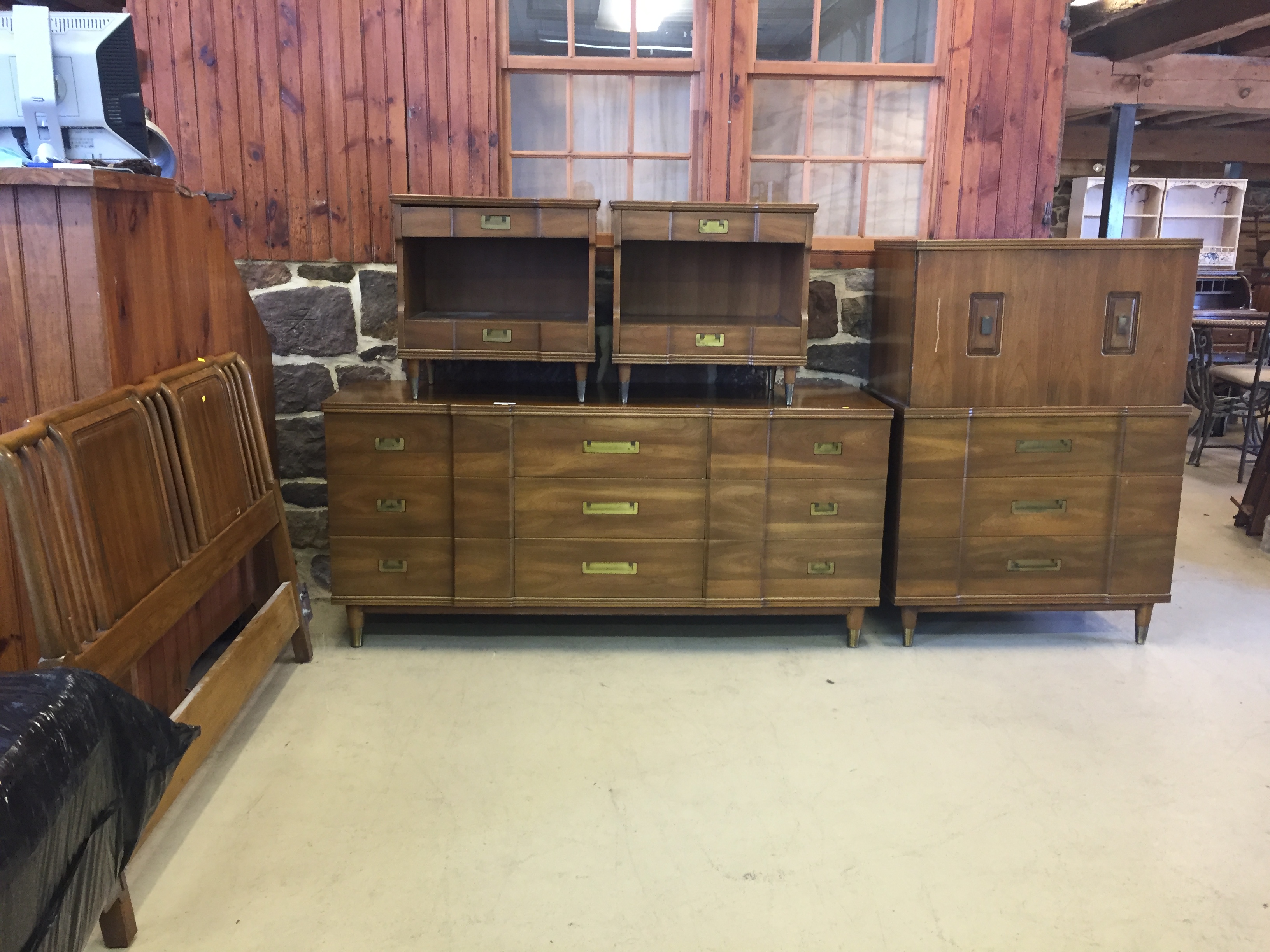 Furniture Auction the Barn ONLINE ONLY Hess Auction Group