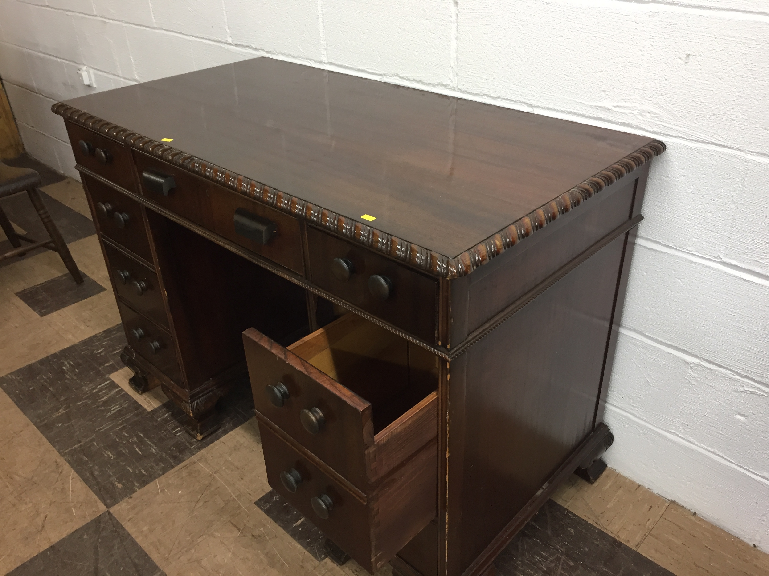 10/5/2010/12/20 Online Furniture Auction Hess Auction Group