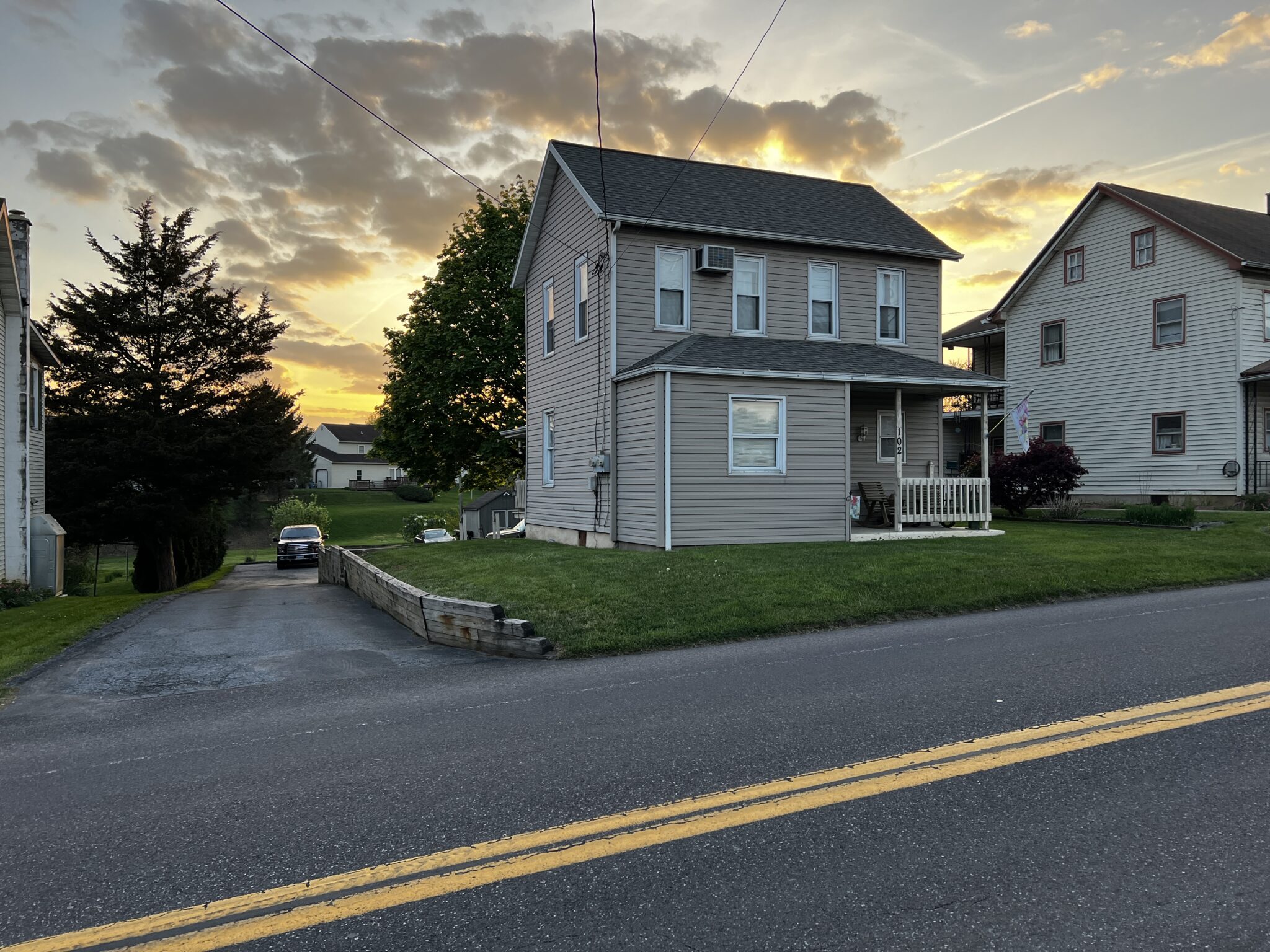 LEOLA (BROWNSTOWN) MULTIUNIT Hess Auction Group