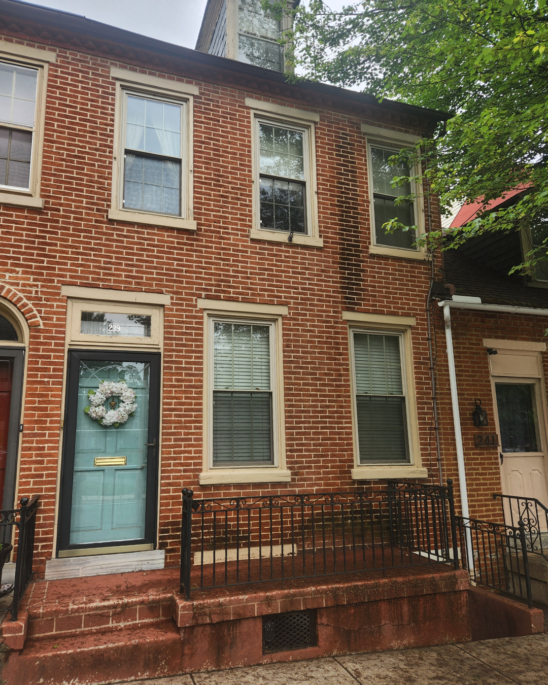 STUNNING LANCASTER CITY HOME