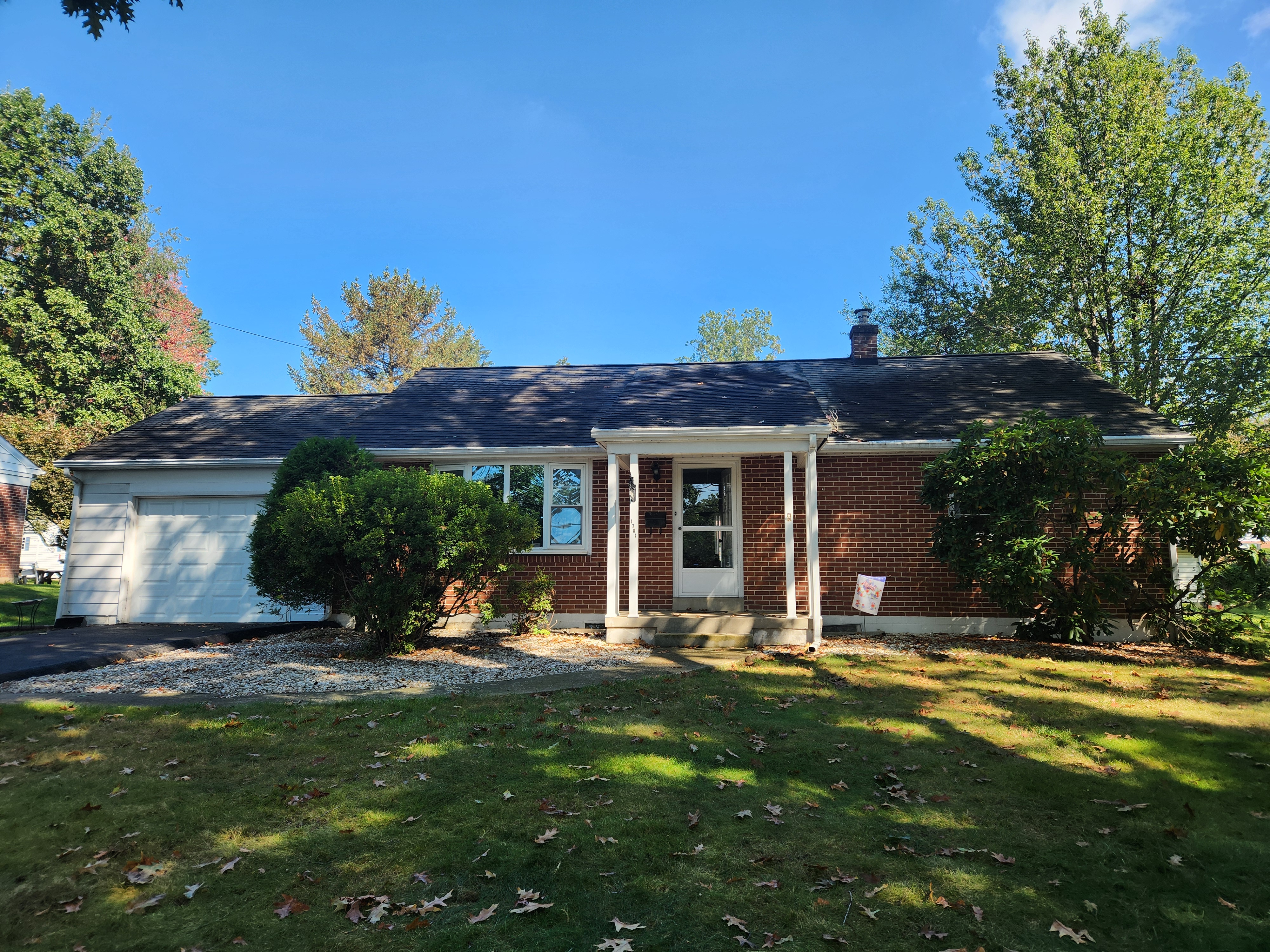 EAST HEMPFIELD TWP. BRICK RANCH HOME